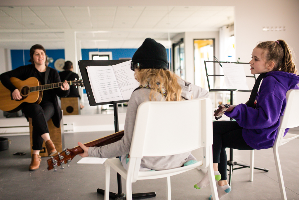 École de musique Raveston Music School | 15226 Cabot Trail, Chéticamp, NS B0E 1H0, Canada | Phone: (902) 224-7749