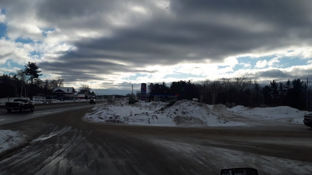 Ultramar | 2303 Highway 11 south, Gravenhurst, ON P1P 1R1, Canada | Phone: (705) 684-8272