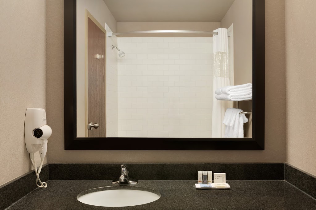 Days Inn by Wyndham Regina Airport West | 4899 Harbour Landing Dr, Regina, SK S4W 0B7, Canada | Phone: (306) 584-3297