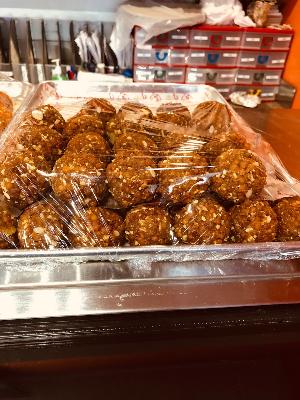 Dillonz Sweet & Bakery | 2714 48 St NW, Edmonton, AB T6L 6B8, Canada | Phone: (780) 540-1881