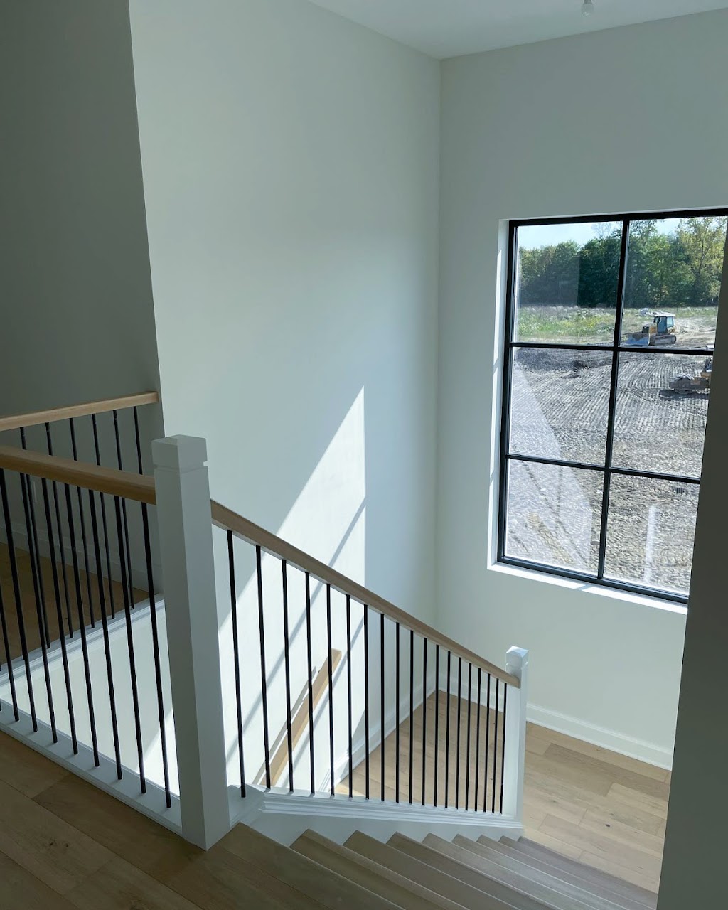 Hero Painting | 103 Scenic Wood Crescent, Kitchener, ON N2A 3N2, Canada | Phone: (519) 497-7882