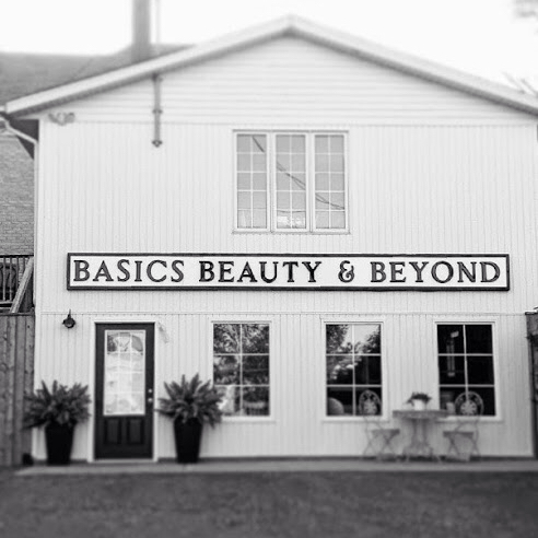 Karolinas Nail & Lash Studio | 13 Walker St, Elmira, ON N3B 1Y1, Canada | Phone: (519) 669-0237