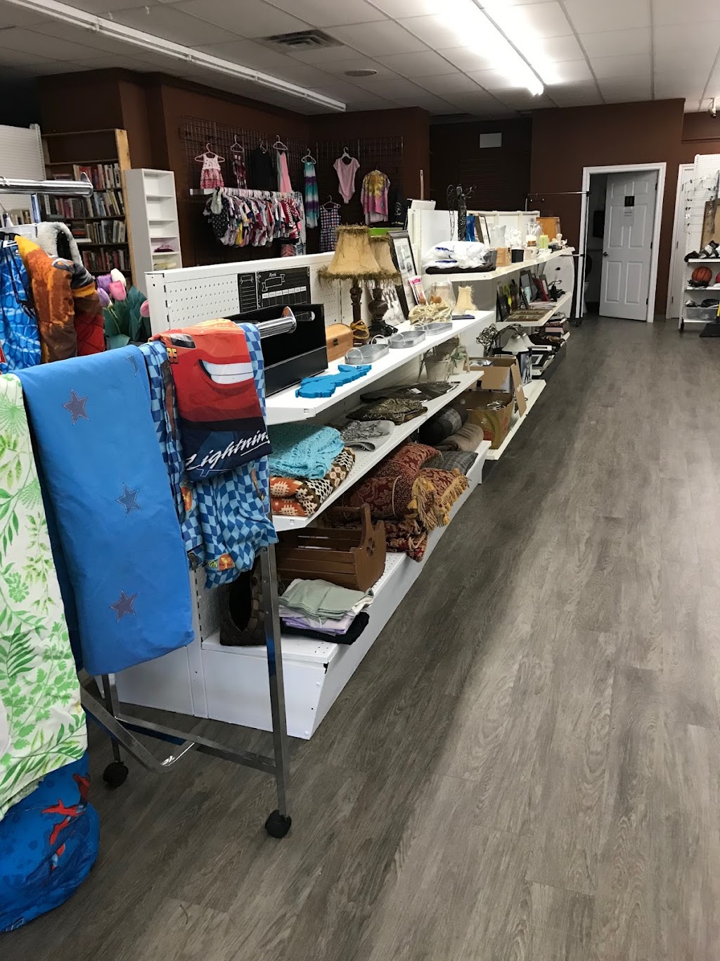 Violet Rose Gift & Thrift Shop | 2836 Nova Scotia Trunk 2, Shubenacadie, NS B0N 2H0, Canada | Phone: (902) 758-3967