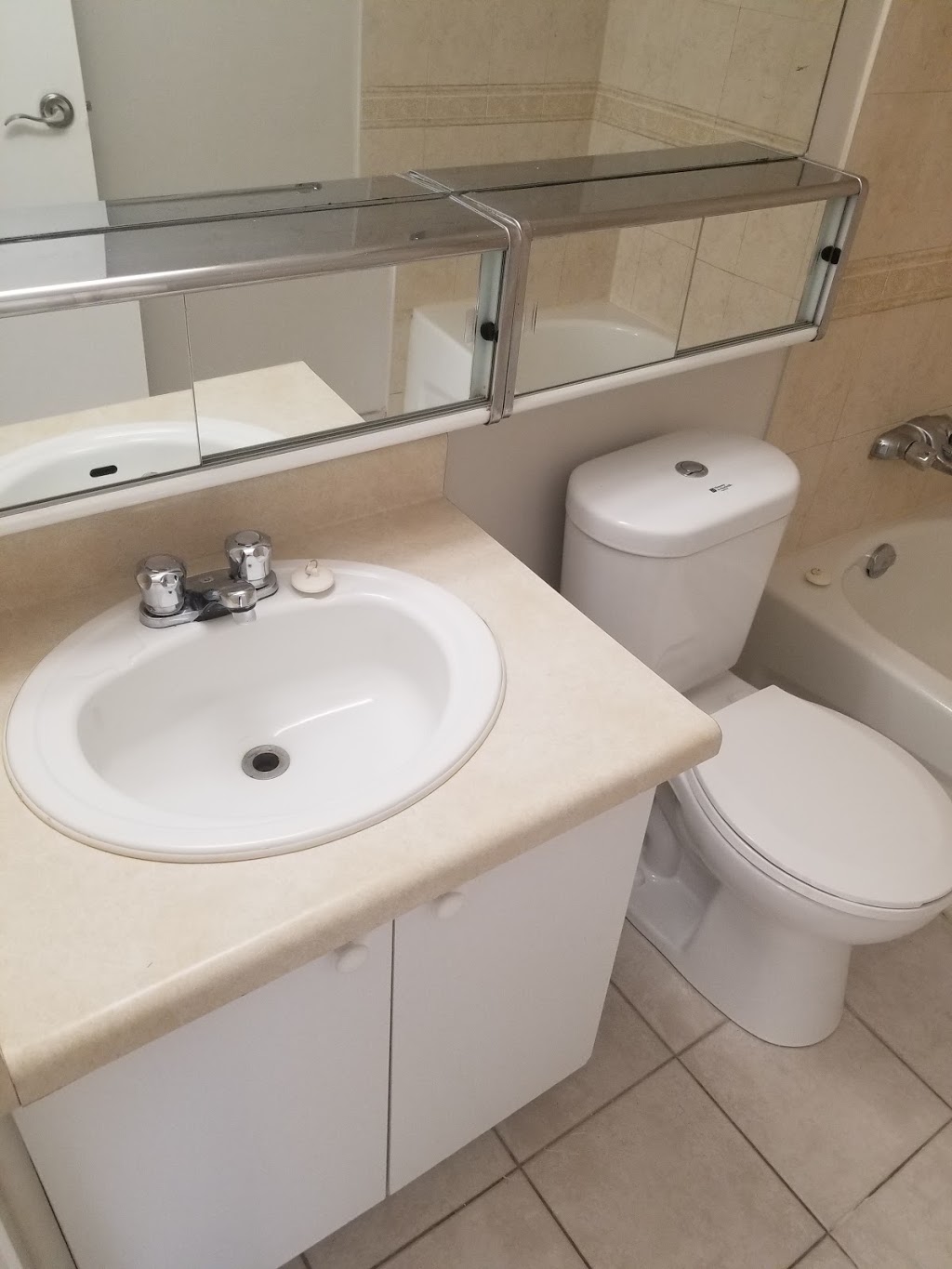 Edgehill Apartments | 108 Edgehill Dr, Barrie, ON L4N 5A3, Canada | Phone: (705) 737-3820