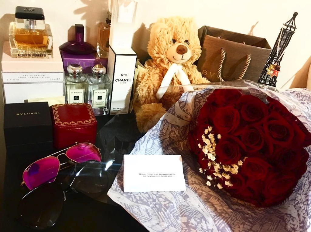 Bloomex Montreal Flowers & Gift Baskets | 7532 Chemin de la Côte-de-Liesse, Saint-Laurent, QC H4E 1E7, Canada | Phone: (514) 448-0916