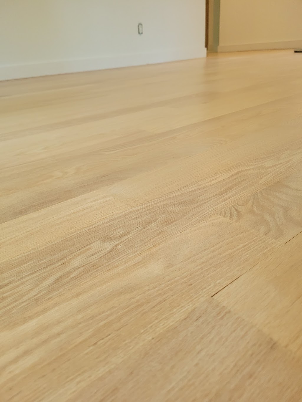 Plancher dantan et daujourdhui | 334 Chem. Labelle, Ivry-sur-le-Lac, QC J8C 2Z8, Canada | Phone: (819) 324-8295
