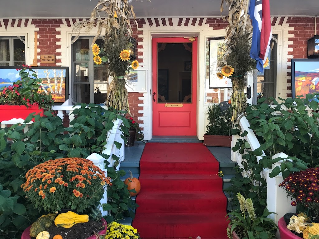 Galerie Porte Rouge - Baie-St-Paul | 61 Rue St Jean Baptiste, Baie-Saint-Paul, QC G3Z 1M3, Canada | Phone: (418) 760-8830