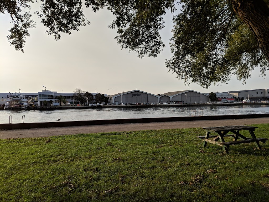 Bathurst Quay | 1 A Eireann Quay, Toronto, ON M5V 0A3, Canada | Phone: (416) 338-4386