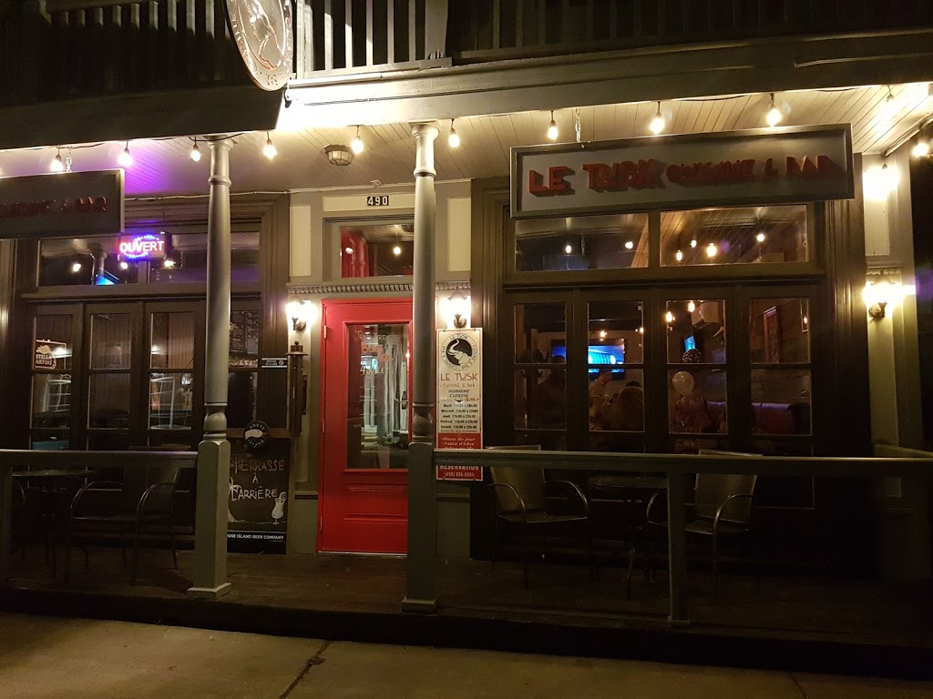 Le Tusk, cuisine et bar | 490 Rue de Frontenac, Berthierville, QC J0K 1A0, Canada | Phone: (450) 836-5060