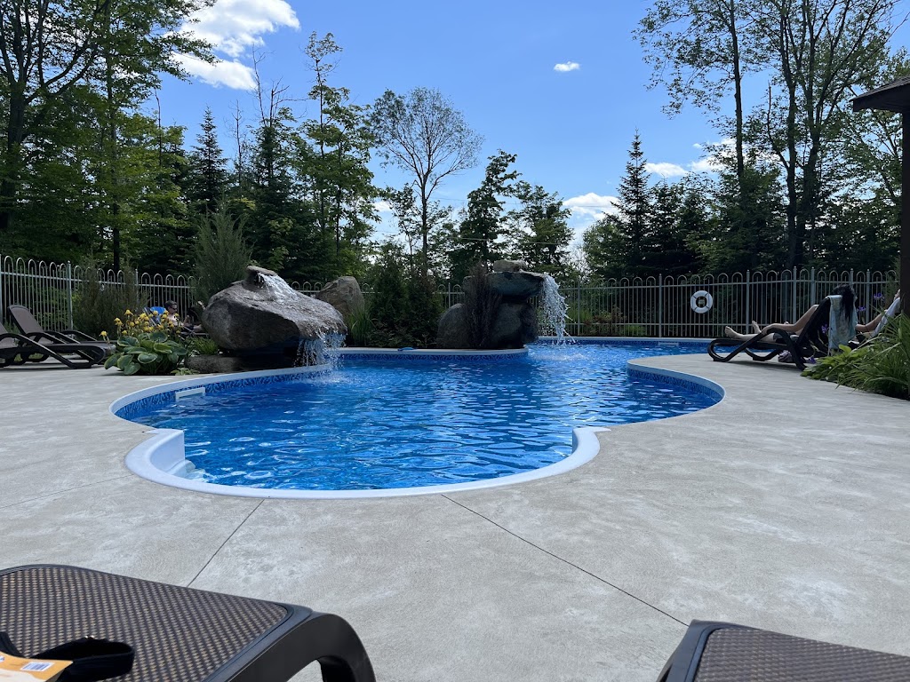 Chalets Évasion | 177 Rue des Cèdres, Entrelacs, QC J0T 2E0, Canada | Phone: (514) 347-2422