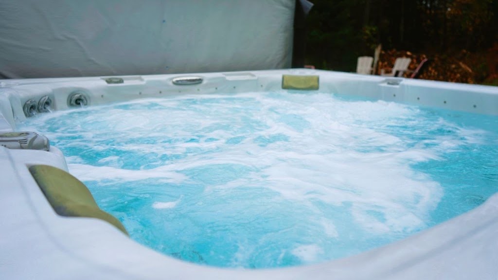 Le Naturo Sauna et Spa | 505 Av. du Lac Cloutier S, Sainte-Béatrix, QC J0K 1Y0, Canada | Phone: (514) 966-4165