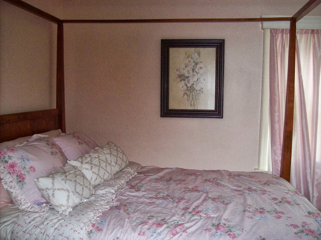 The Fischer House Vacation Rental | 2 Hillcrest, Niagara Falls, NY 14303, USA | Phone: (716) 438-6645