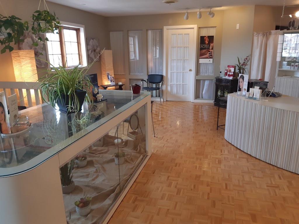 Femina Electrolyse Enr | 270 Blvd. Samson, Laval, QC H7X 2Y9, Canada | Phone: (450) 969-0490