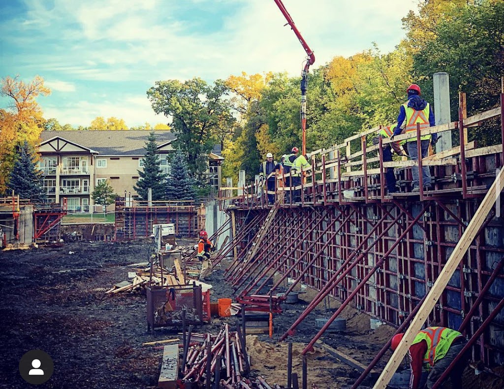 S & J Construction Ltd | 100 St Paul Blvd, West Saint Paul, MB R2P 2W5, Canada | Phone: (204) 338-9776
