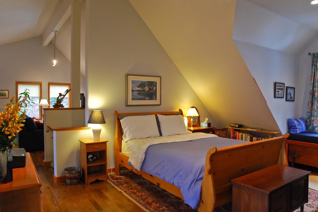 Royston House Bed & Breakfast on Royston Seaside Trail | 3700 Hilton Rd, Courtenay, BC V9N 9T4, Canada | Phone: (250) 334-8046