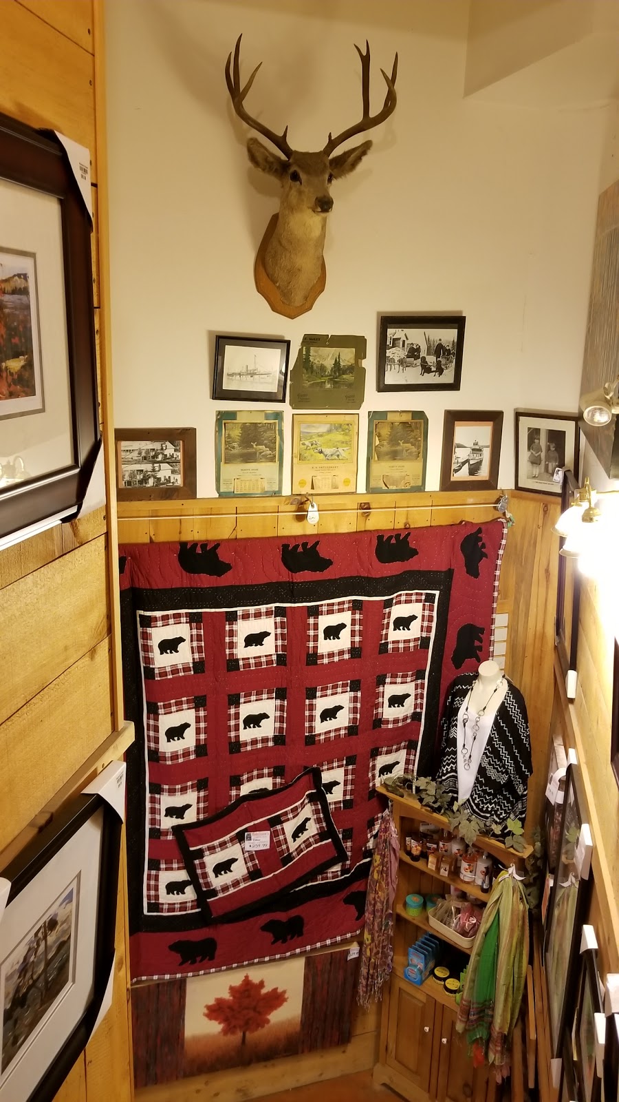 Robinsons General Store | 1061 Main St, Dorset, ON P0A 1E0, Canada | Phone: (705) 766-2415