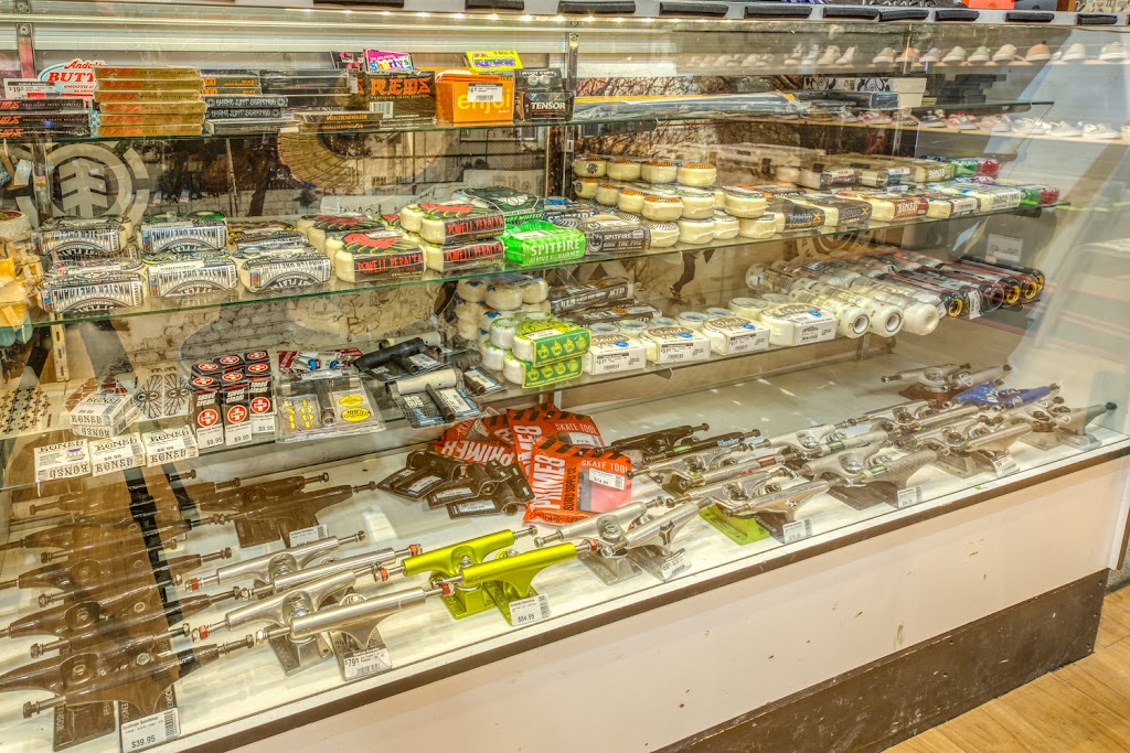 Syndicate Boardshop Invermere | 280 Laurier St, Invermere, BC V0A 1K7, Canada | Phone: (250) 342-3839