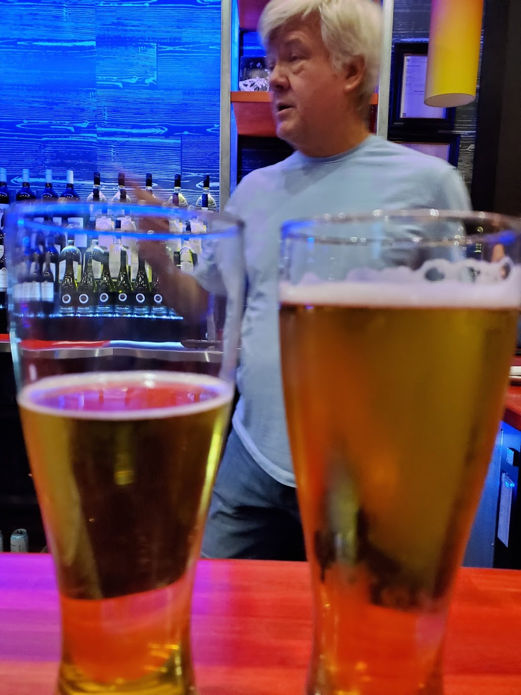 St. Louis Bar & Grill | 685 University Ave Building 1, Orillia, ON L3V 8K8, Canada | Phone: (705) 259-9464