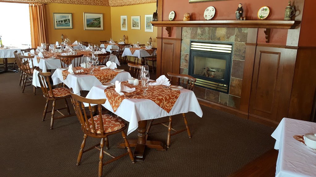 le plumet | 1507 Rue Principale, Granby, QC J2J 0S4, Canada | Phone: (450) 378-1771