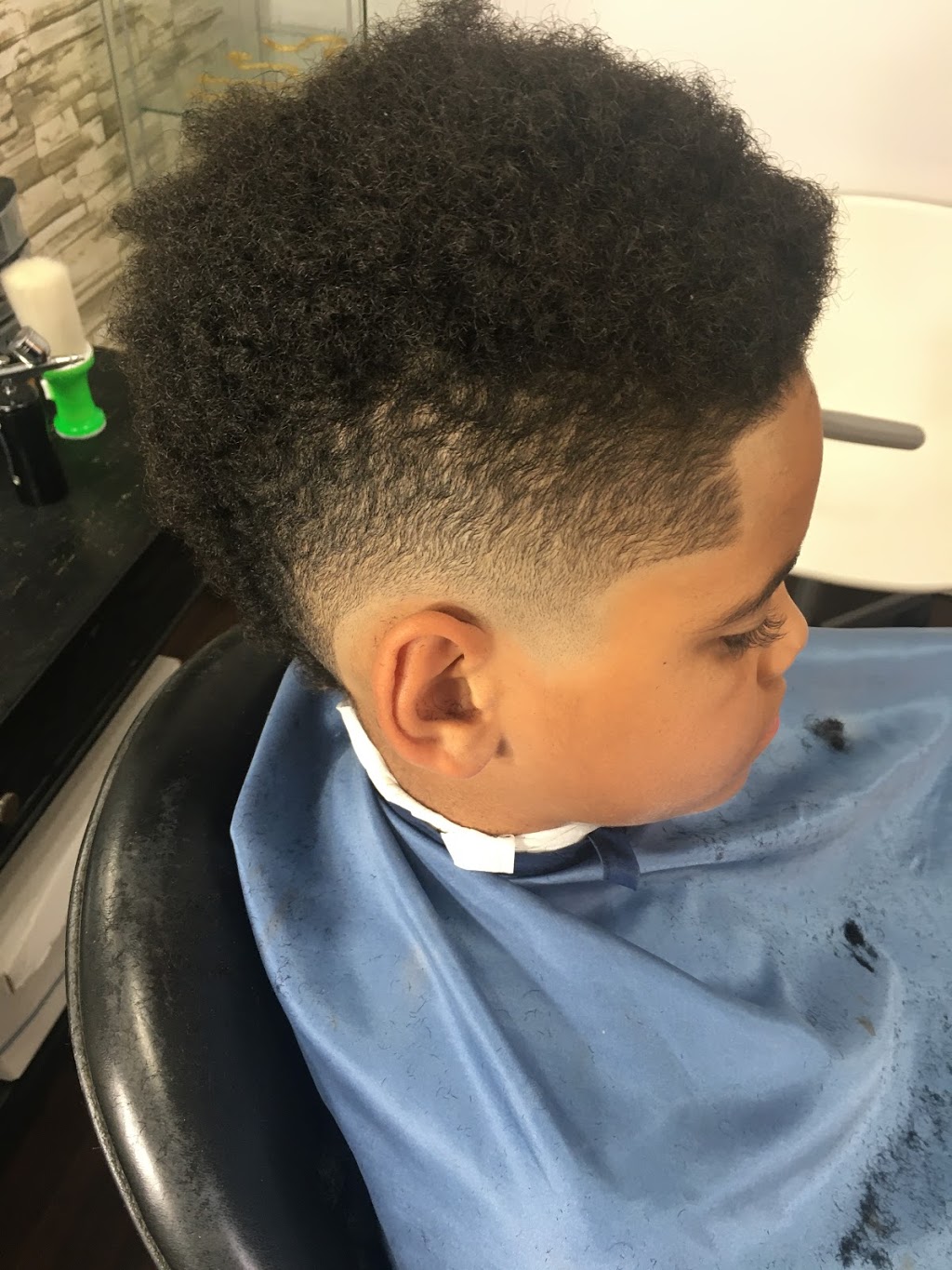 Raw Cutz Barbershop | 218 Waverly St S, Oshawa, ON L1J 5V4, Canada | Phone: (416) 474-0109
