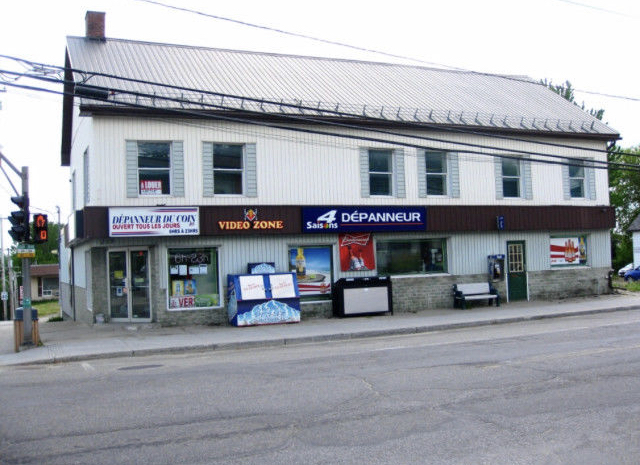 Dépanneur du Coin JCS | 259 Rue Papineau, Papineauville, QC J0V 1R0, Canada | Phone: (819) 427-6144