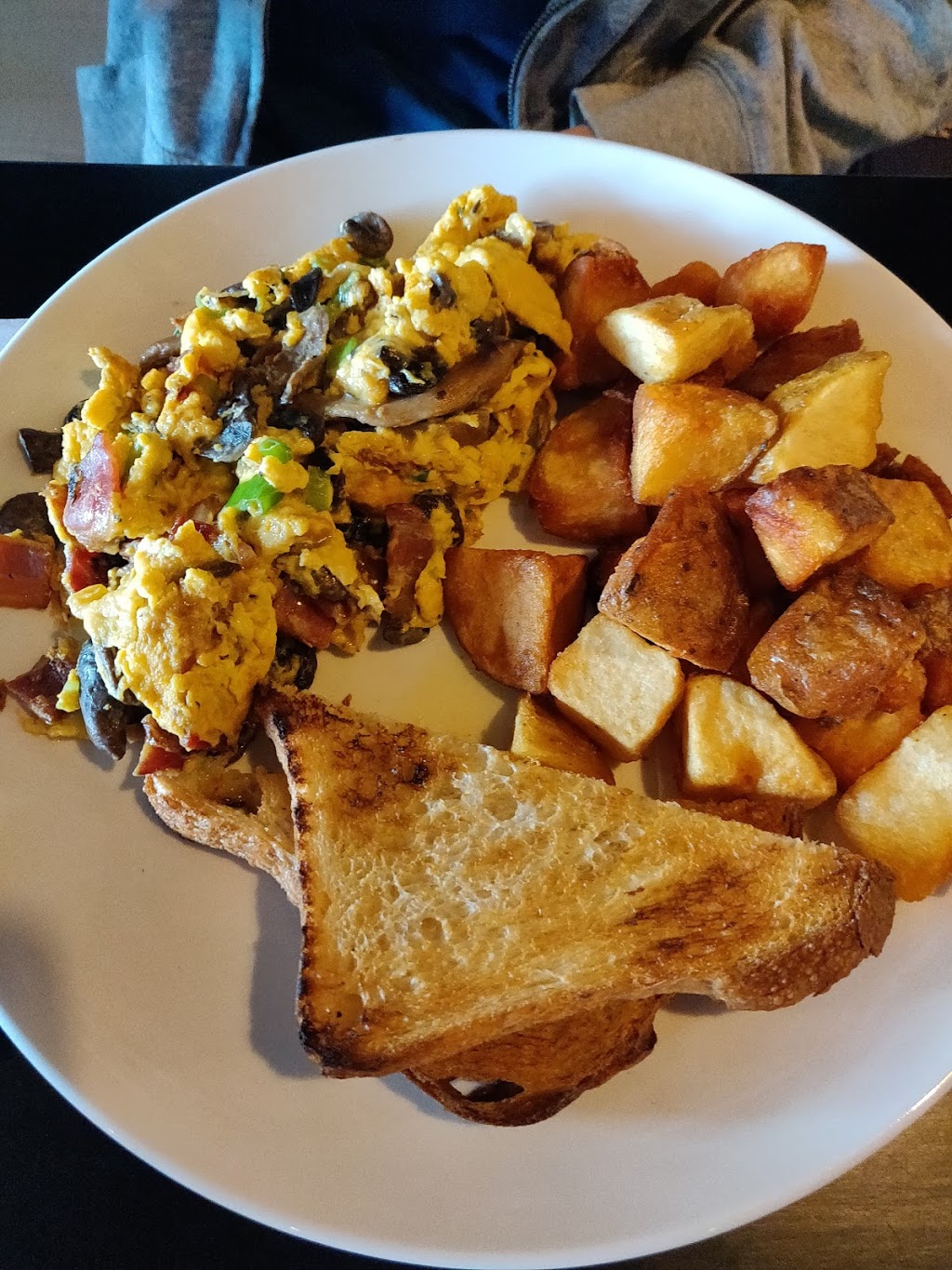 Ham & Eggmans | 3883 Rupert St, Vancouver, BC V5R 2G7, Canada | Phone: (604) 620-8942