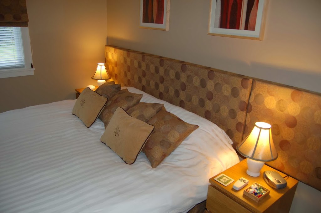 Woodview Bed and Breakfast | 2962 Roozendaal Rd, Cowichan Valley B, BC V0R 2W1, Canada | Phone: (250) 733-2000