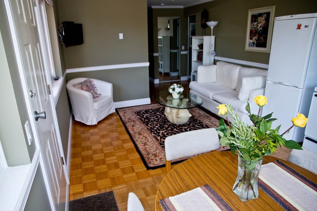Mountain Bed & Breakfast | 258 Balmoral Rd E, North Vancouver, BC V7N 1R5, Canada | Phone: (604) 987-2725