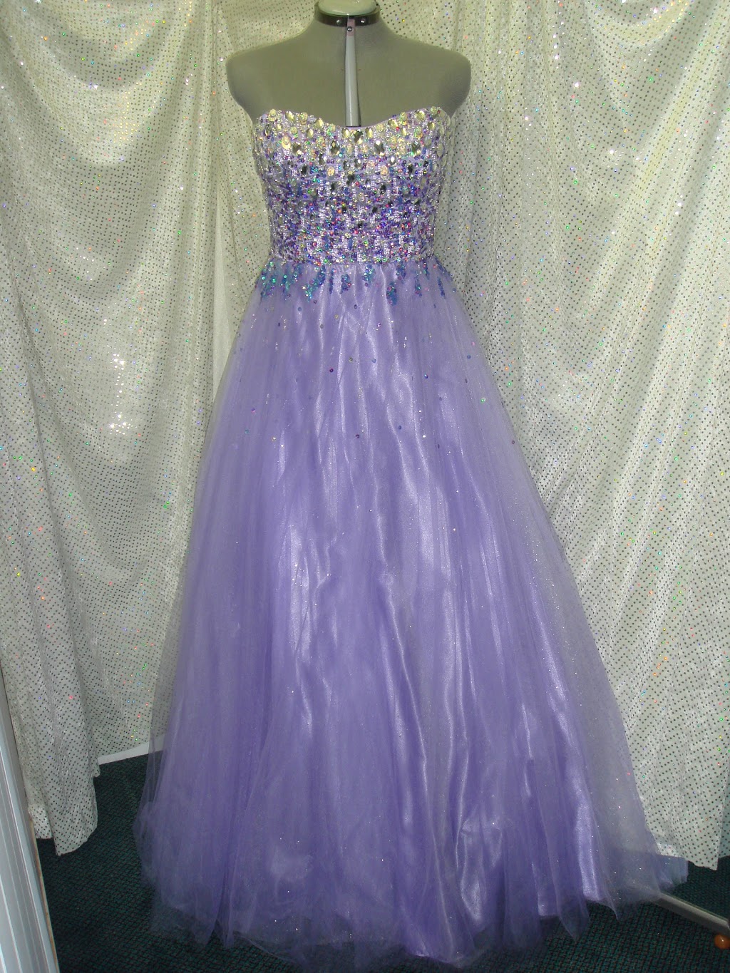 20/20 ALTERATIONS | 2813 46 St SE, Calgary, AB T2B 2N7, Canada | Phone: (403) 969-4422