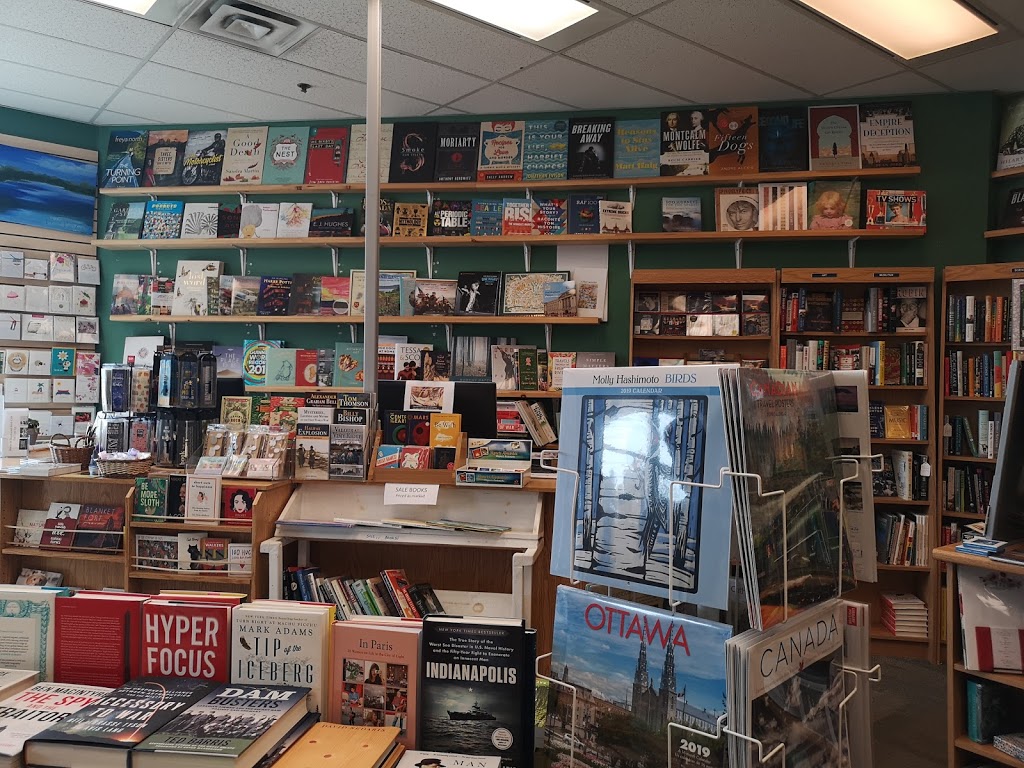 Books on Beechwood | 35 Beechwood Ave, Ottawa, ON K1M 1M1, Canada | Phone: (613) 742-5030