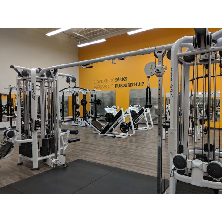 Éconofitness Extra | 2228 Boulevard des Laurentides, Laval, QC H7K 3C1, Canada | Phone: (450) 967-4242