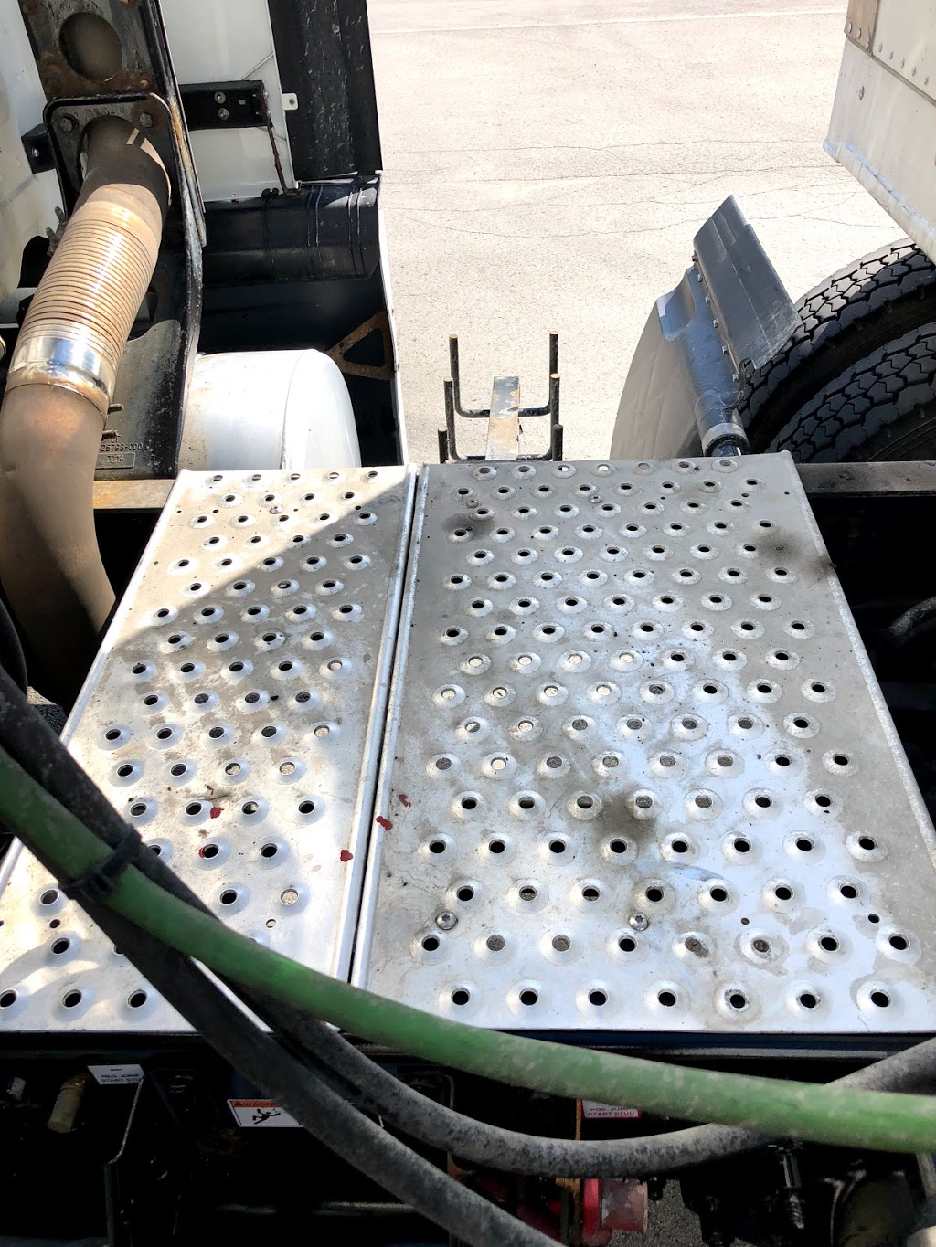Blue Beacon Truck Wash of Woodstock, ON | 304 Athlone Ave, Woodstock, ON N4S 7V8, Canada | Phone: (519) 539-4822
