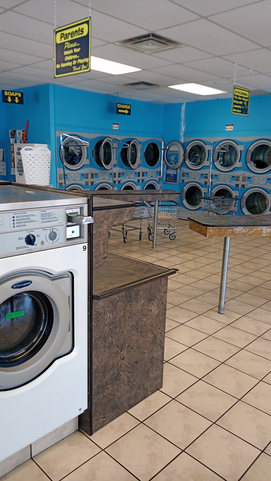 Bubbles Laundromat | 211 George St, Dunnville, ON N1A 2T5, Canada | Phone: (289) 738-0041