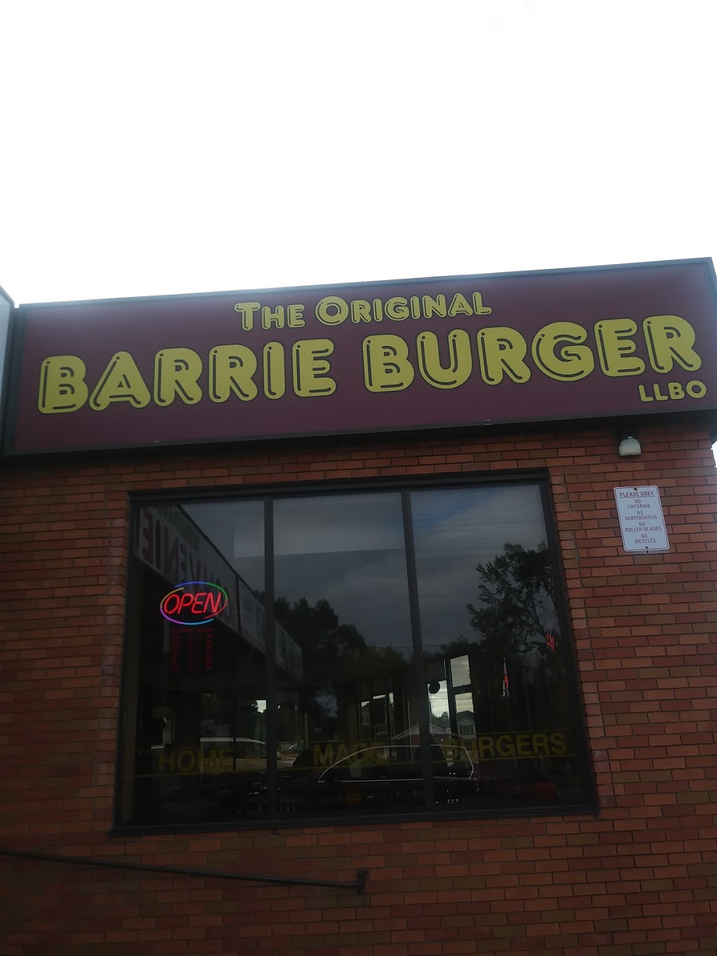 Barrie Burger | 409 Yonge St, Barrie, ON L4N 4E1, Canada | Phone: (705) 725-9700