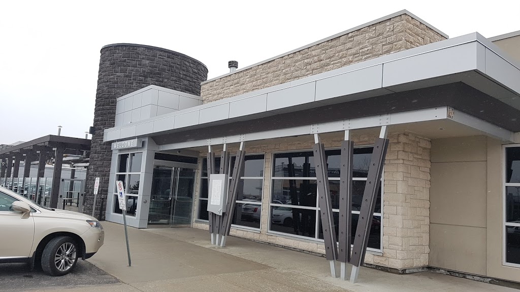 Moxies Grill & Bar | 3967 Riverside Dr, Ottawa, ON K1V 1C1, Canada | Phone: (613) 731-5000