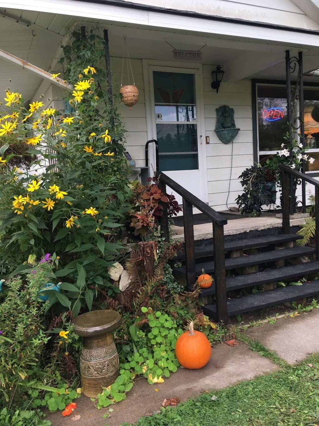 Gina Denne Pottery | 1013 Southwood Rd, Severn Bridge, ON P0E 1N0, Canada | Phone: (705) 689-3438