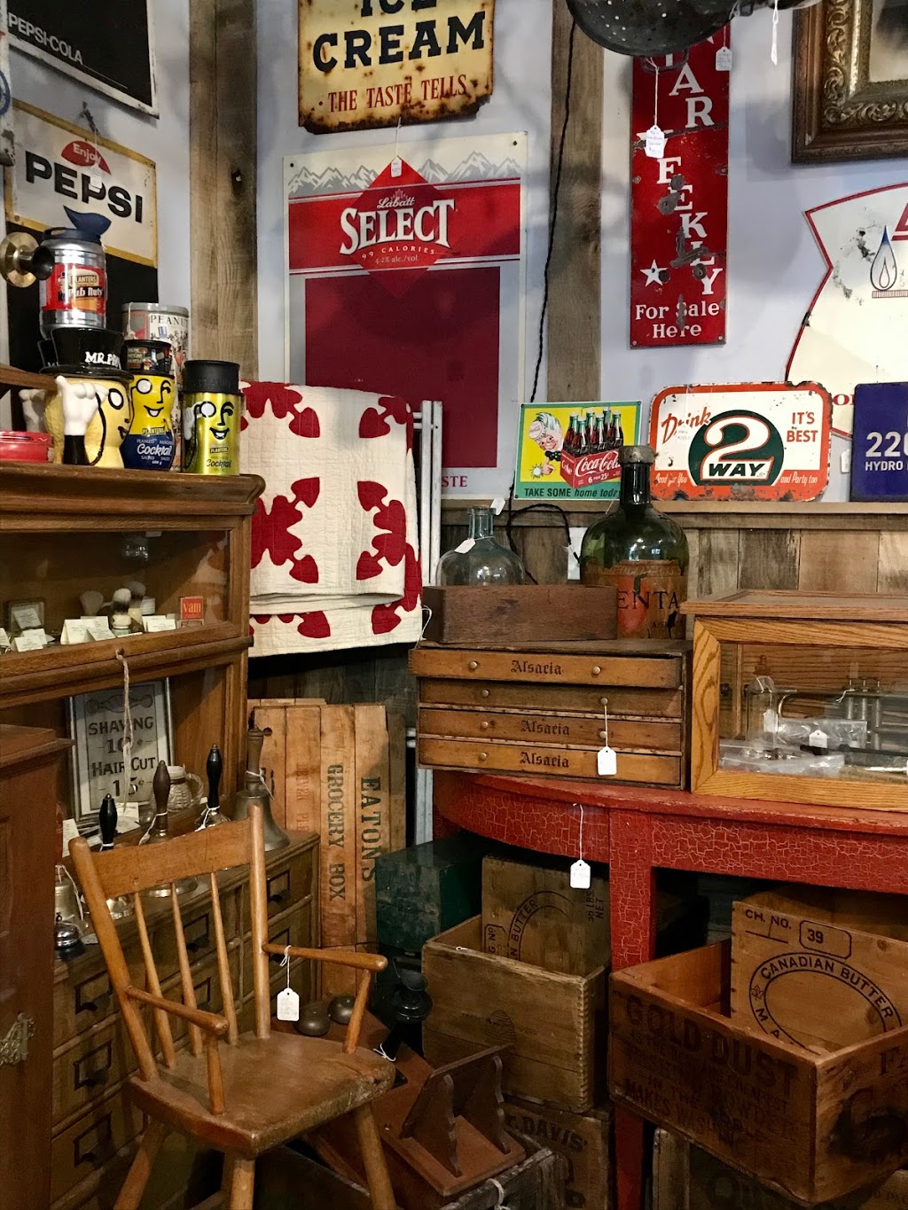 TNTree Antiques & Collectibles | 2041 Lone Pine Dr, Port Sydney, ON P0B 1L0, Canada | Phone: (705) 644-1952
