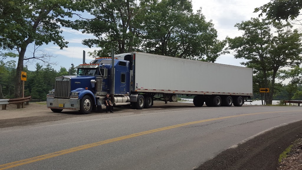 Newell Harold & Son Trucking Ltd | 993 Oak Park Rd, Barrington, NS B0W 1E0, Canada | Phone: (902) 637-1570