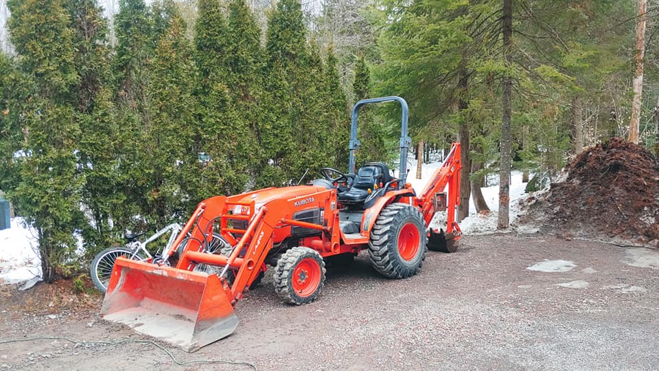 MINI EXCAVATION CR REVO | 154 Ch de la Pineraie, Sainte-Anne-des-Lacs, QC J0R 1B0, Canada | Phone: (450) 990-5625