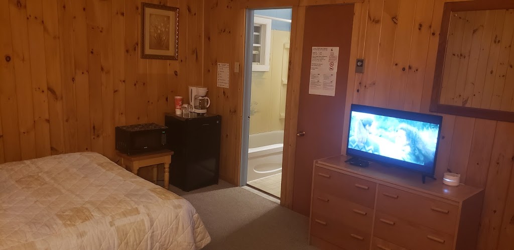 Le Fleuron, Motels & Suites | 266 Rue Principale, Saint-Donat-de-Montcalm, QC J0T 2C0, Canada | Phone: (819) 424-1717