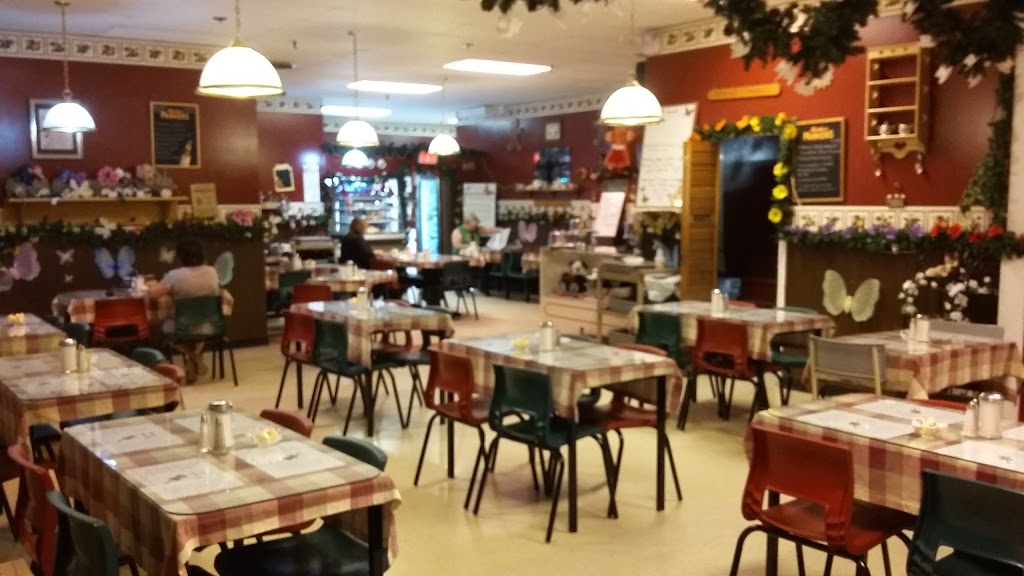 Shelburne Mall | 115 King St, Shelburne, NS B0W 1G0, Canada | Phone: (902) 875-2579