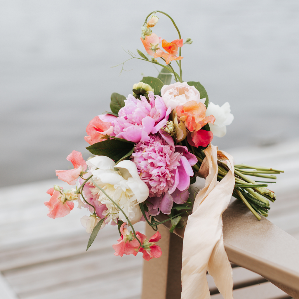Fleuriste Enfants Sauvages Fleurs & Abeilles | 3401 Chem. Browns Hill, Ayers Cliff, QC J0B 1C0, Canada | Phone: (514) 817-7937