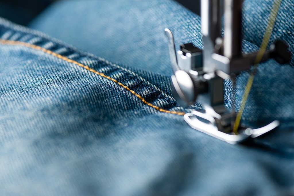 Golden Stitches | 1129 Corrie St Unit 1A, Innisfil, ON L9S 1W9, Canada | Phone: (416) 890-2661
