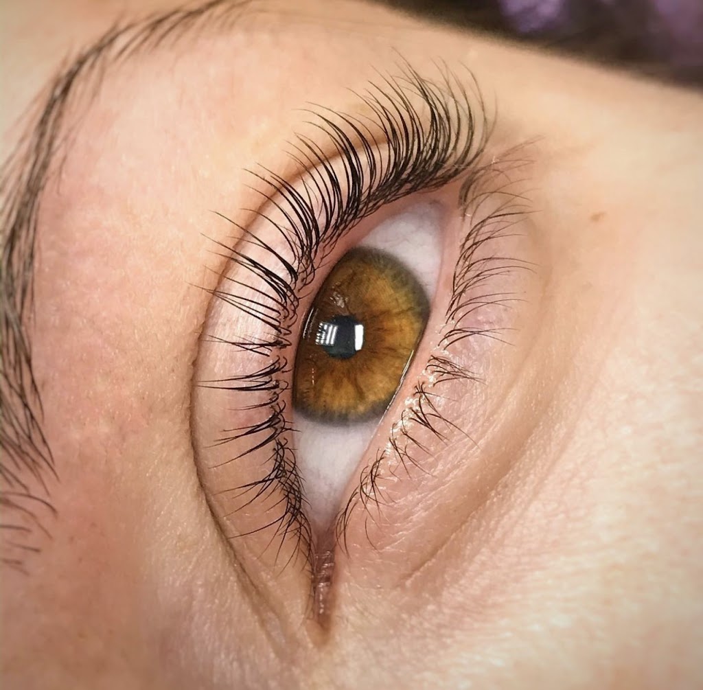 Glamroom • Lash Extensions • Nails • Eyebrows | 947 Wickham Rd, Innisfil, ON L9S 4R8, Canada | Phone: (647) 620-1718