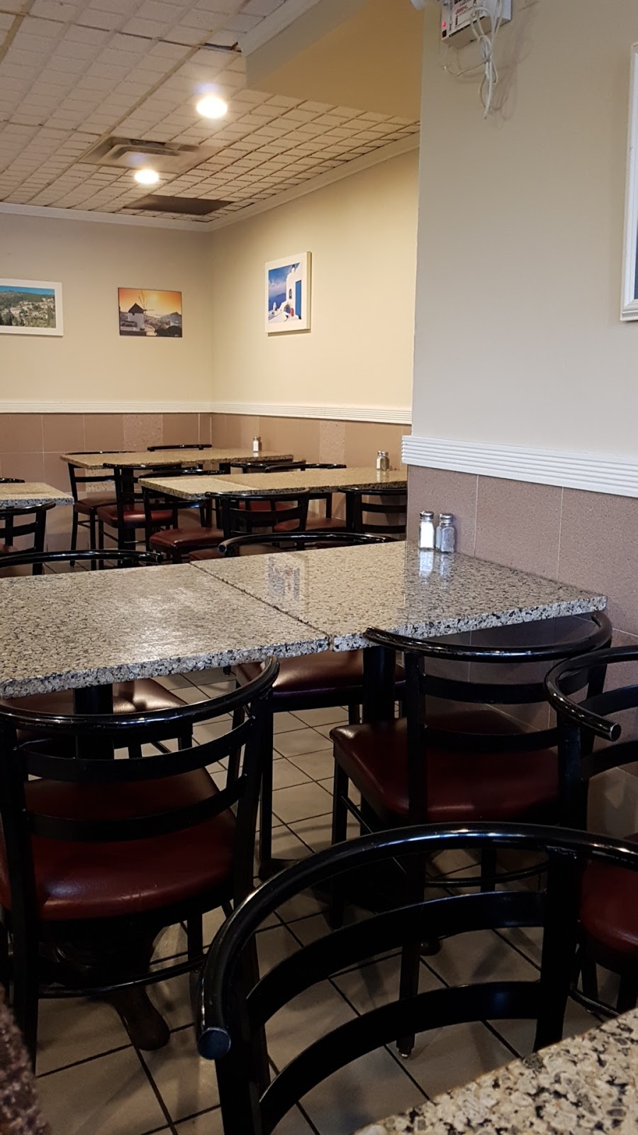 Restaurant Danis Pizzeria | 7669 Rue Centrale, LaSalle, QC H8P 1L4, Canada | Phone: (514) 363-2470