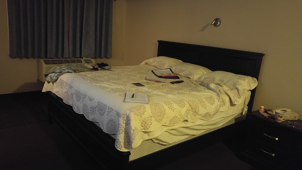 Westwood Inn | 5002 34 Ave, Drayton Valley, AB T7A 1S5, Canada | Phone: (780) 514-3554