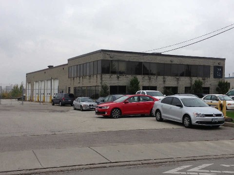 B & M Losier realty Ltd | 1155 Barmac Dr, North York, ON M9L 1X4, Canada | Phone: (416) 742-4740