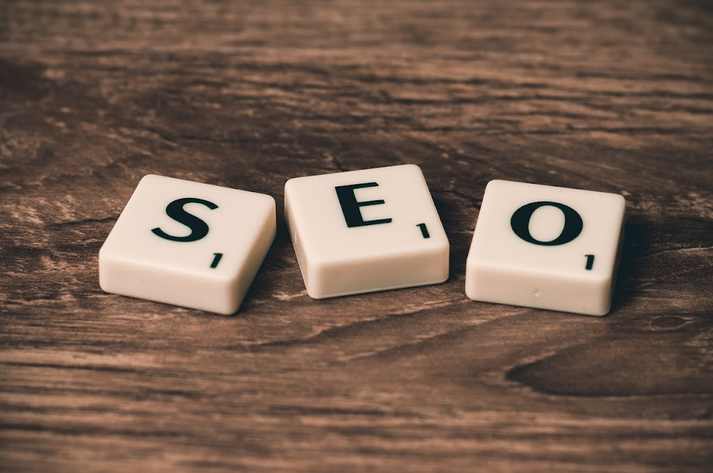 Marketing On & Off | 360 Bridge Lake Dr, Winnipeg, MB R3Y 1S4, Canada | Phone: (204) 881-0663