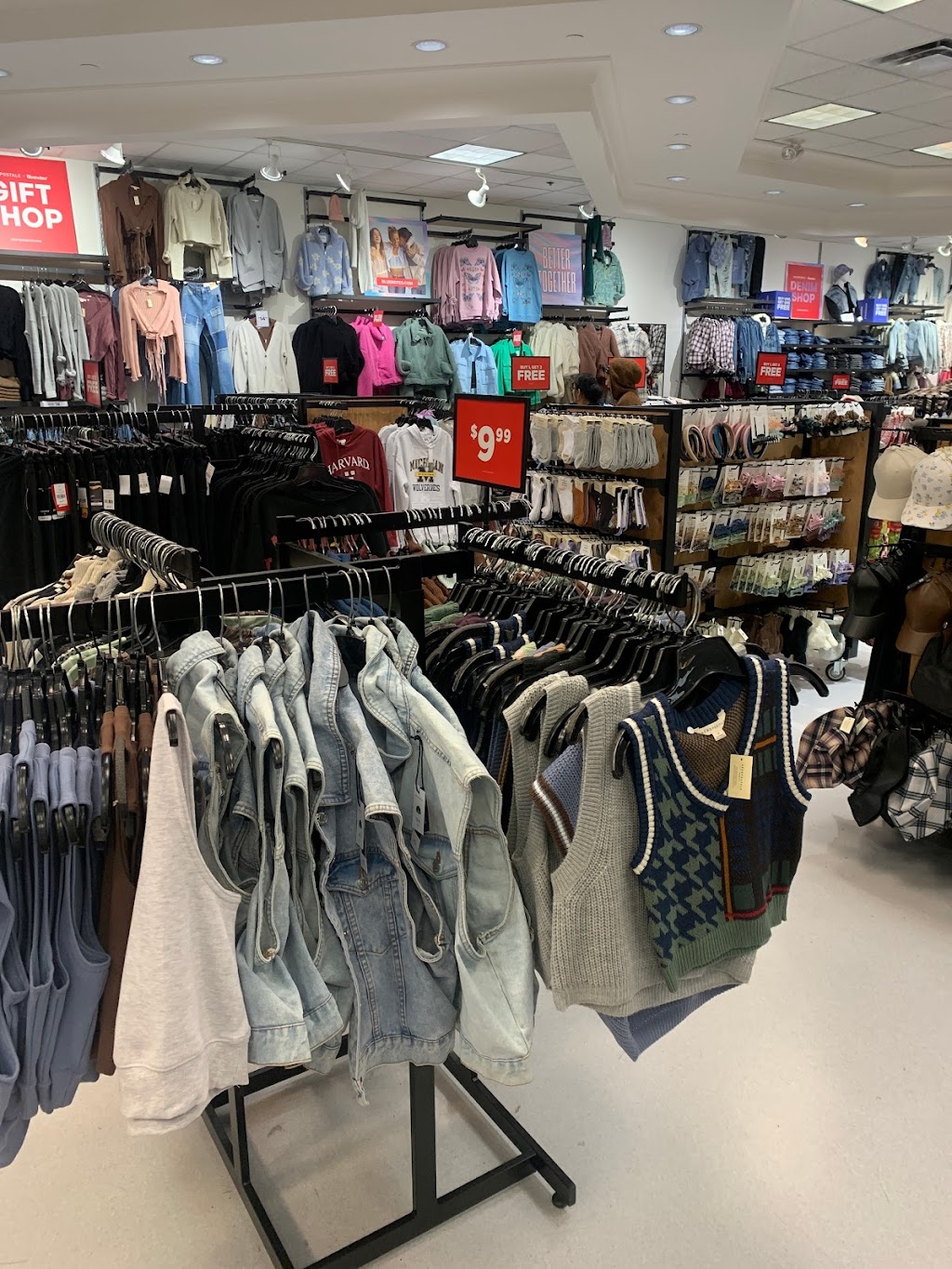 Bluenotes | 1632 14 Ave NW, Calgary, AB T2N 1M7, Canada | Phone: (403) 920-0362