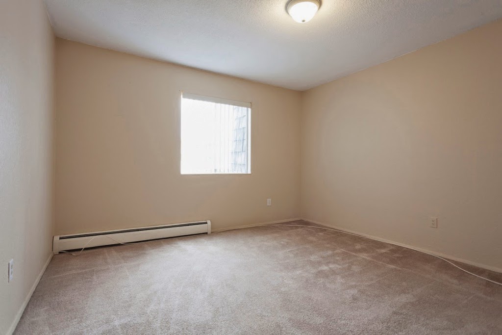 Niagara Court Apartments | 535 Niagara St, Victoria, BC V8V 1H3, Canada | Phone: (250) 360-2044